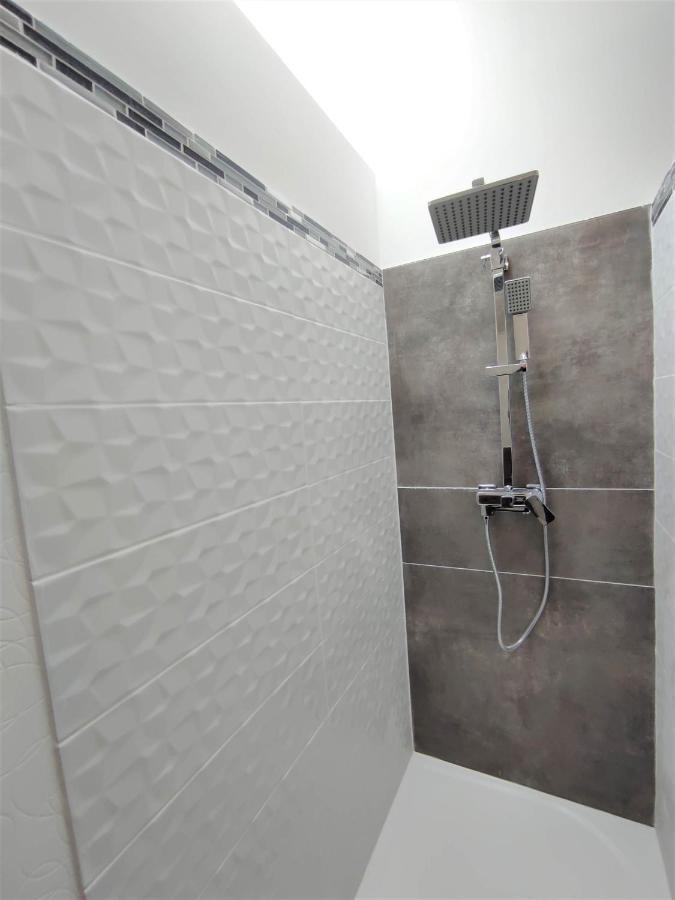 Appartement Oingt - Les Meubles Des Pierres Dorees Theize Ngoại thất bức ảnh